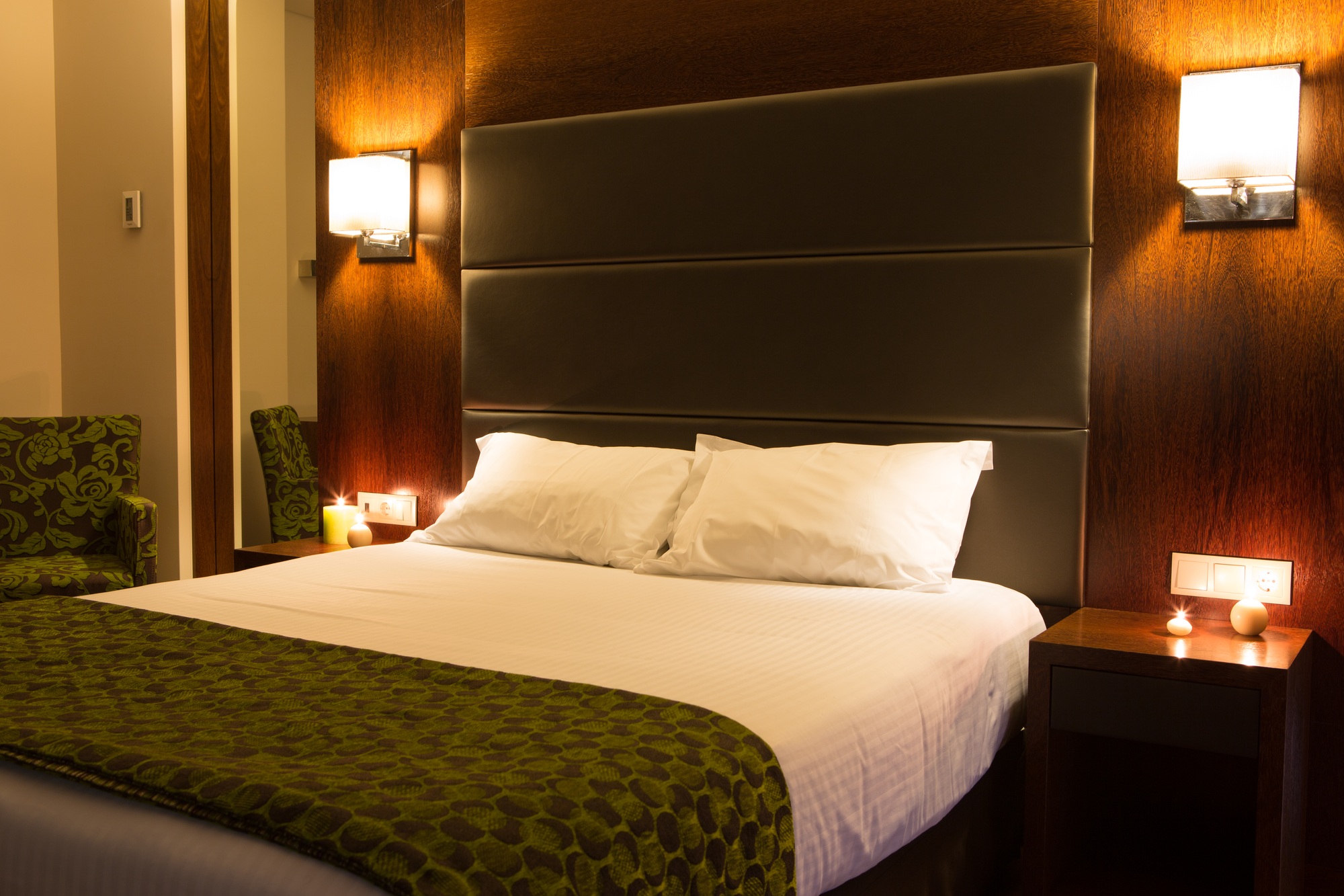 hotel-room.jpg